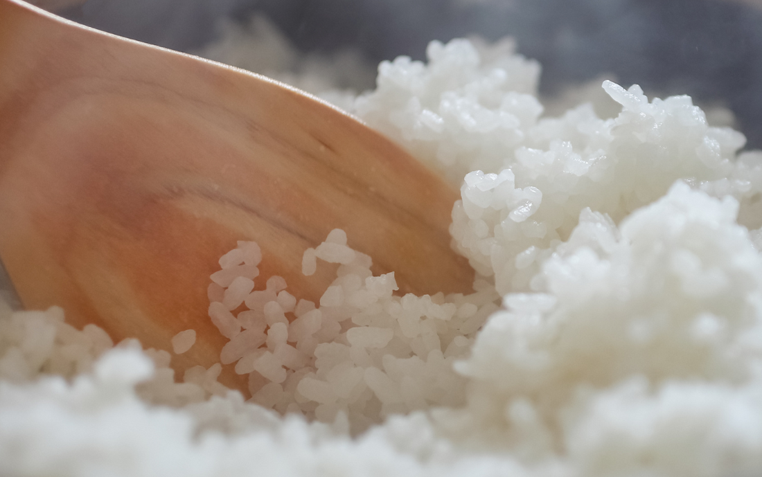 ごはんが炊けたらほぐす理由とは?